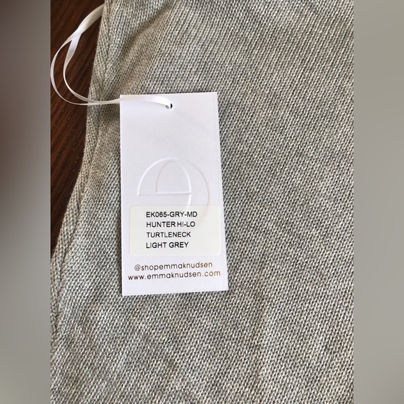 EMMA KNUDSEN Hunter Hi-Lo Turtleneck - Picture 4 of 4